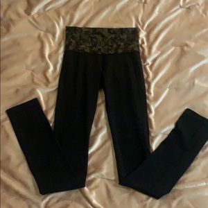 Lululemon Black leggings with camo waistband